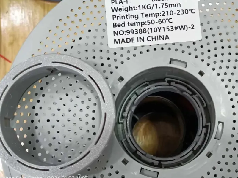 The spool insert. Happy3d grey reusable spool.