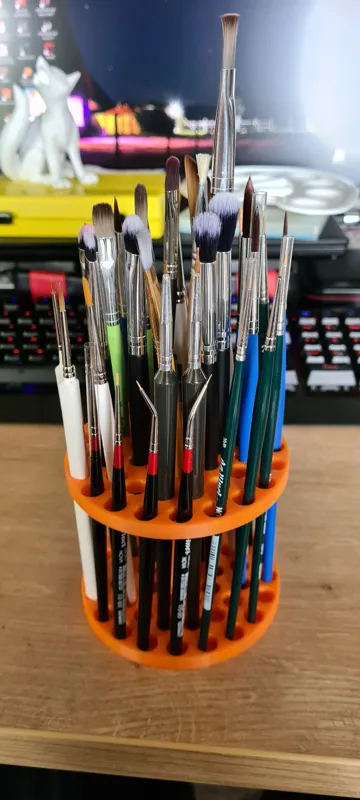 Round brush holder