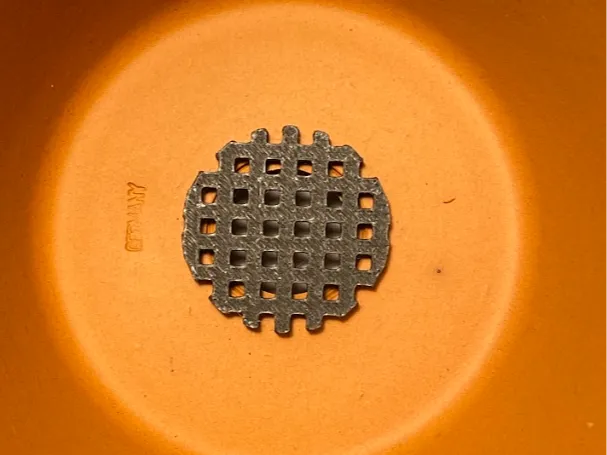 Flowerpot hole reducer