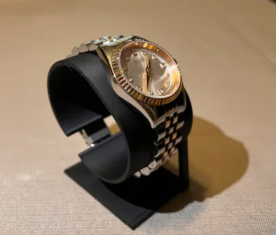 watch holder 