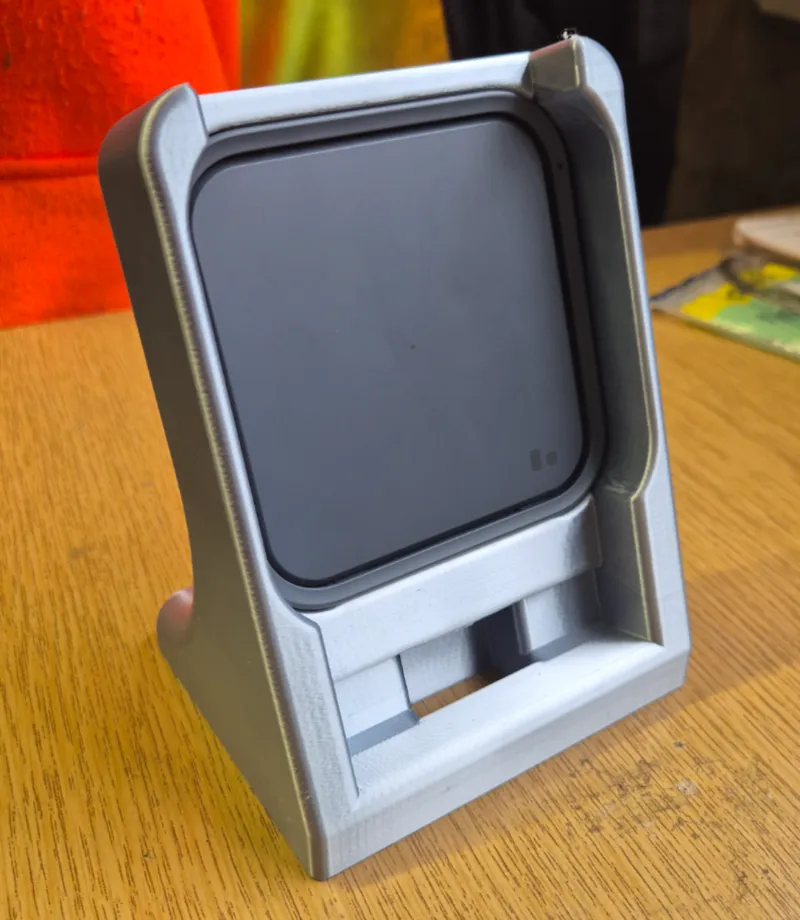 Samsung Stand phone holder with wireless charging.