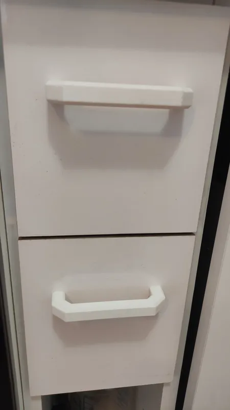 Polygonal drawer handle