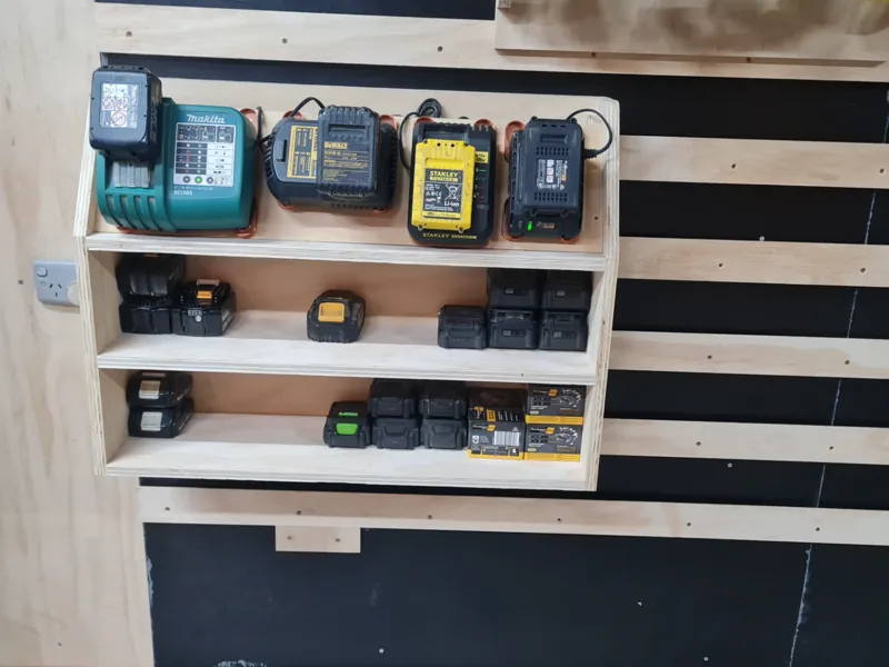 universal Tool charger Mount
