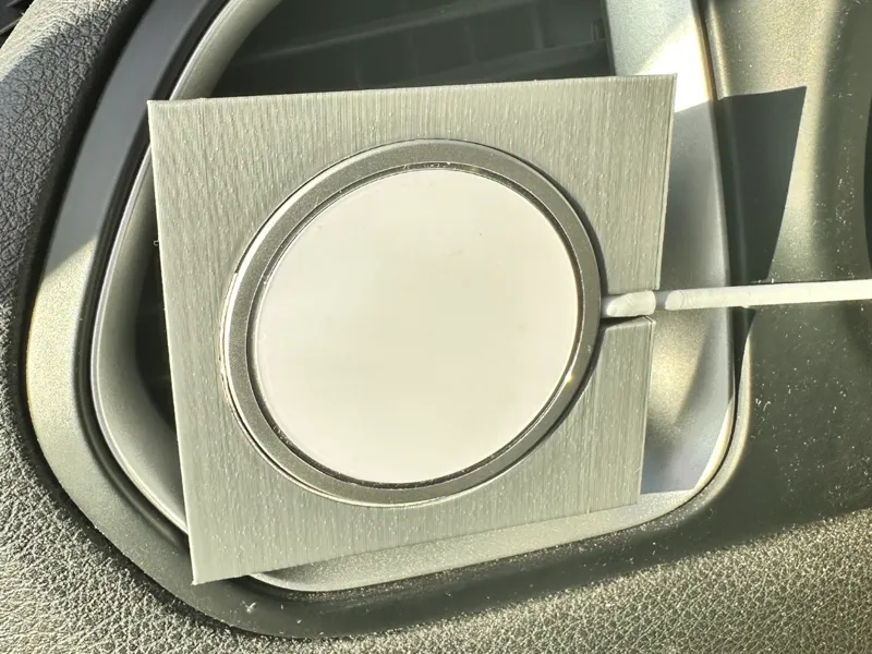 Car stand iPhone mag safe