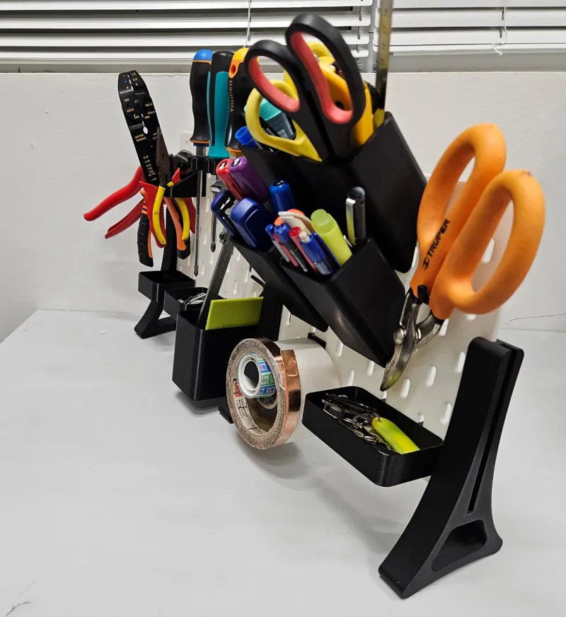 IKEA SKADIS stand