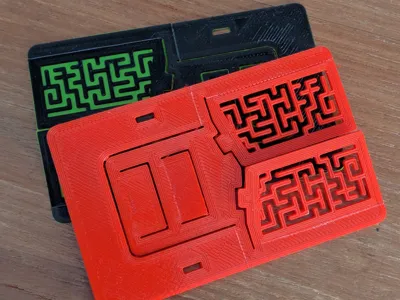 Foldable Phone Stand With Maze pattern