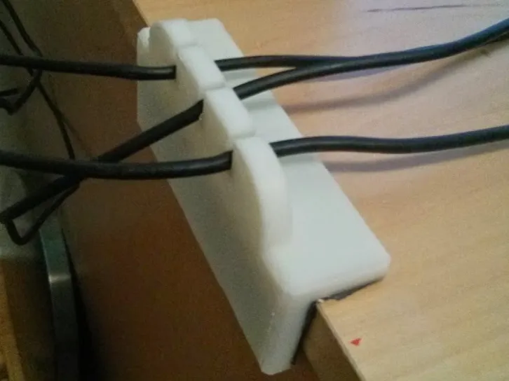 Simple Cable Holder