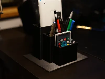 Simpe desk organizer/pen holder