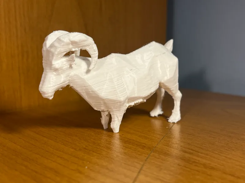 goat low poly (failed support removal on photo)
