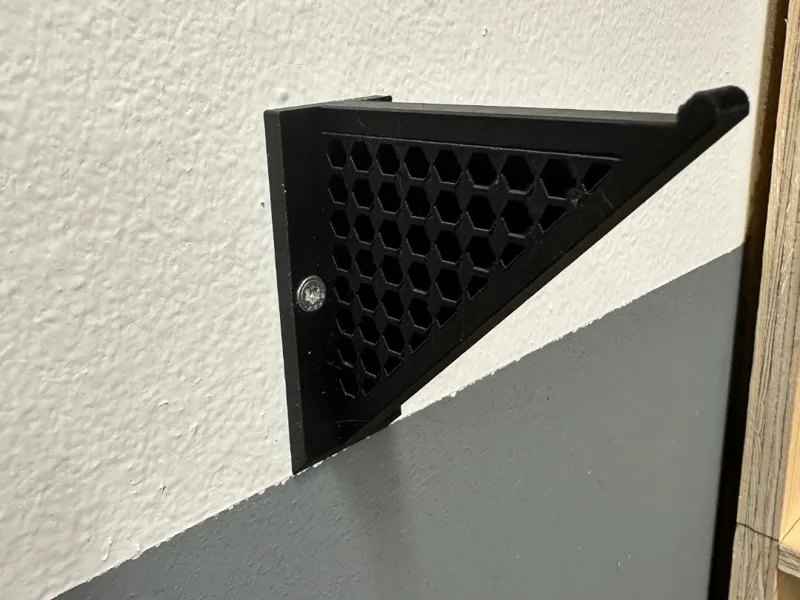 Wall hanger