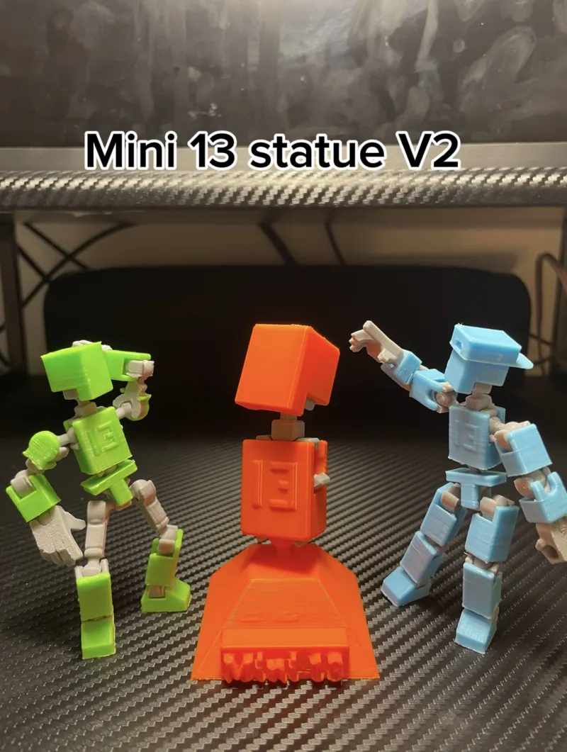 Articulated mini 13 statue multi color
