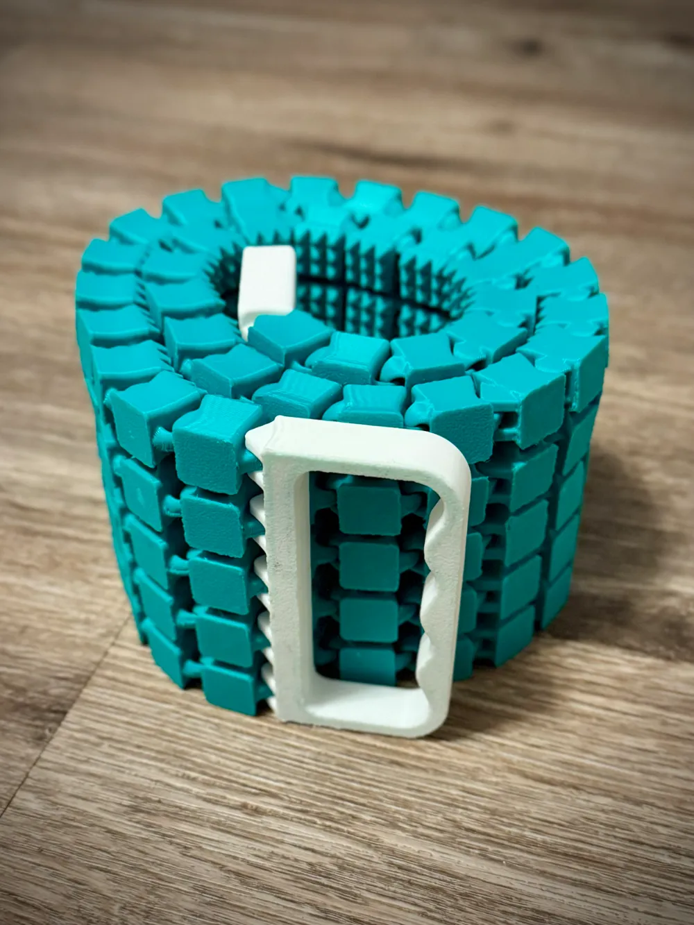 "Back Strap Billie" Scratcher by DrSwaster MakerWorld