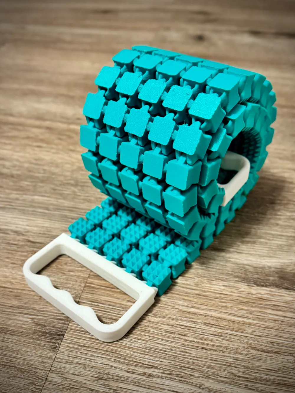 "Back Strap Billie" Scratcher by DrSwaster MakerWorld