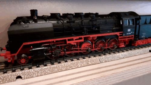 Märklin Lokomotive Unterstellbock Vitrine