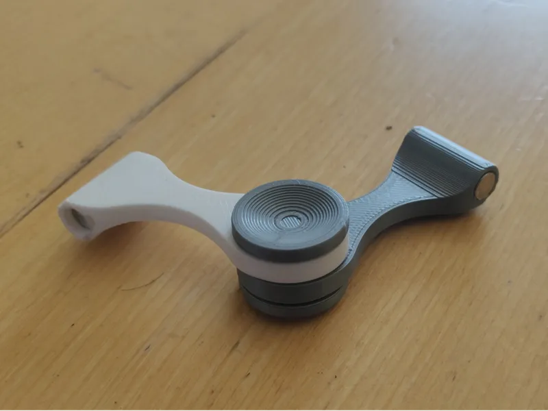 Fidget spinner 2.0 with magnets