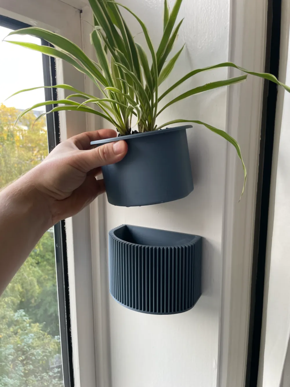 Wall mounted planter No nails needed by AASTRUP 3D MakerWorld