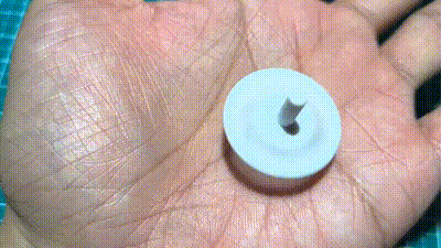 迷你战斗陀螺无需支撑旋转平稳(Mini fighting top rotates smoothly)