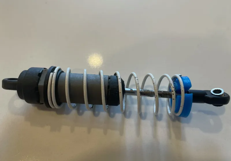 Traxxas shock keeper