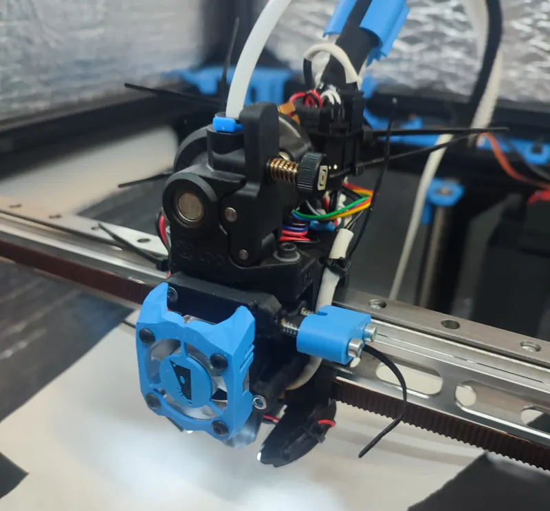 Ferfi toolhead with filament cutter and sensor