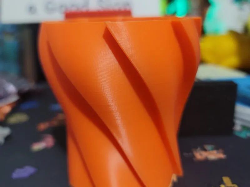 Twist Holder/Vase