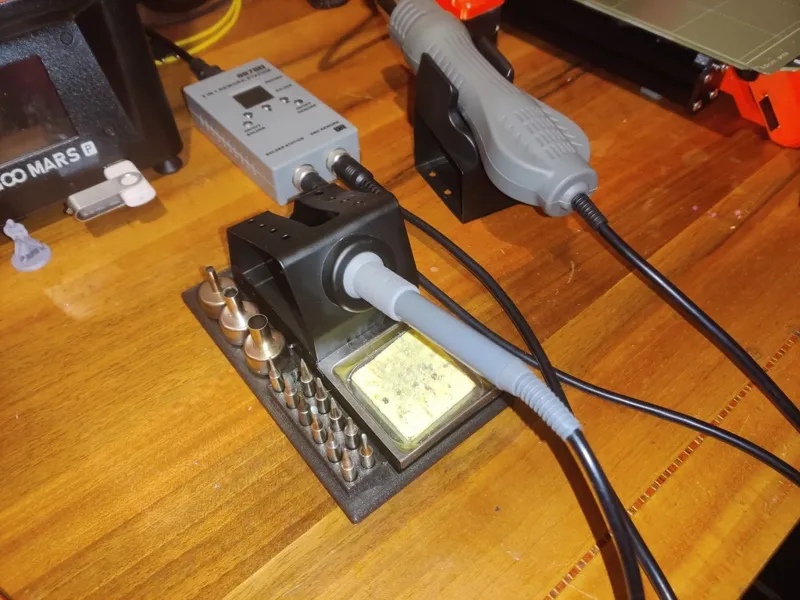 8878D soldering iron holder with 15 tip storage