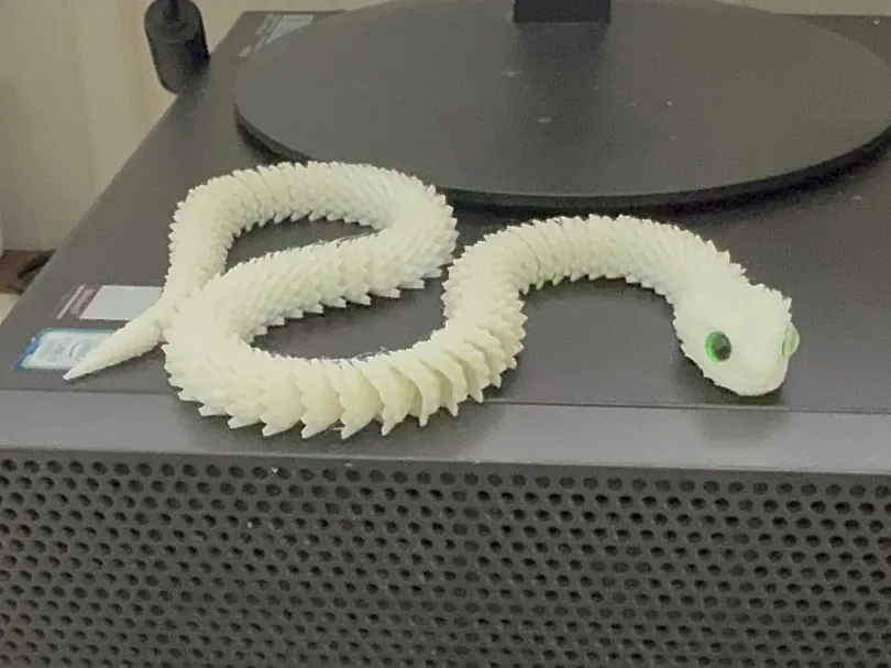 Little White Snake by 玩火 MakerWorld