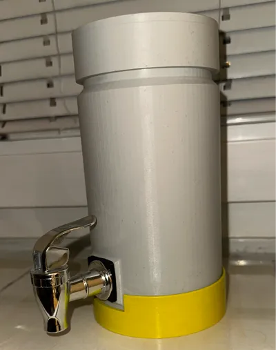 Container with lever valve