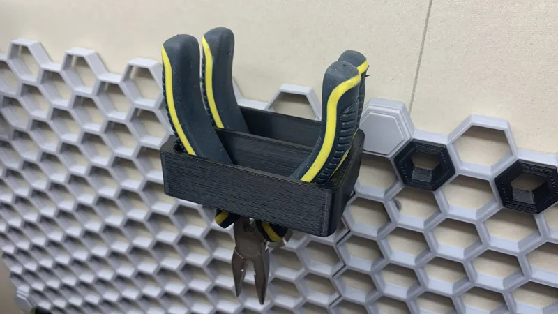 Honeycomb wall pliers holder (60mm x 20mm)