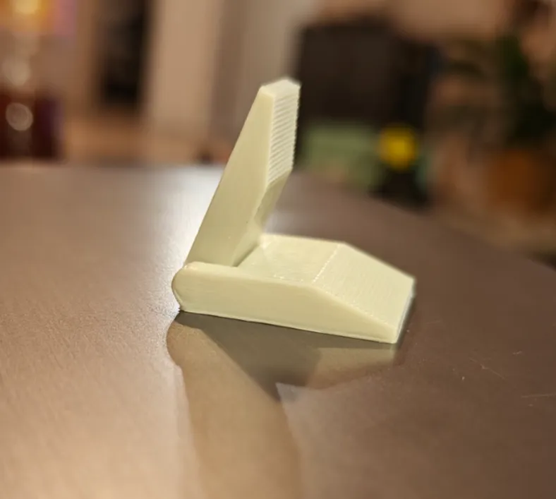 Hinge no holes