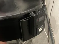 Support d'écouteurs intra-auriculaires pour siège de batterie — photo 1