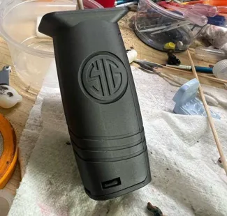 【搬运】适配mlock系统的前握把电池仓