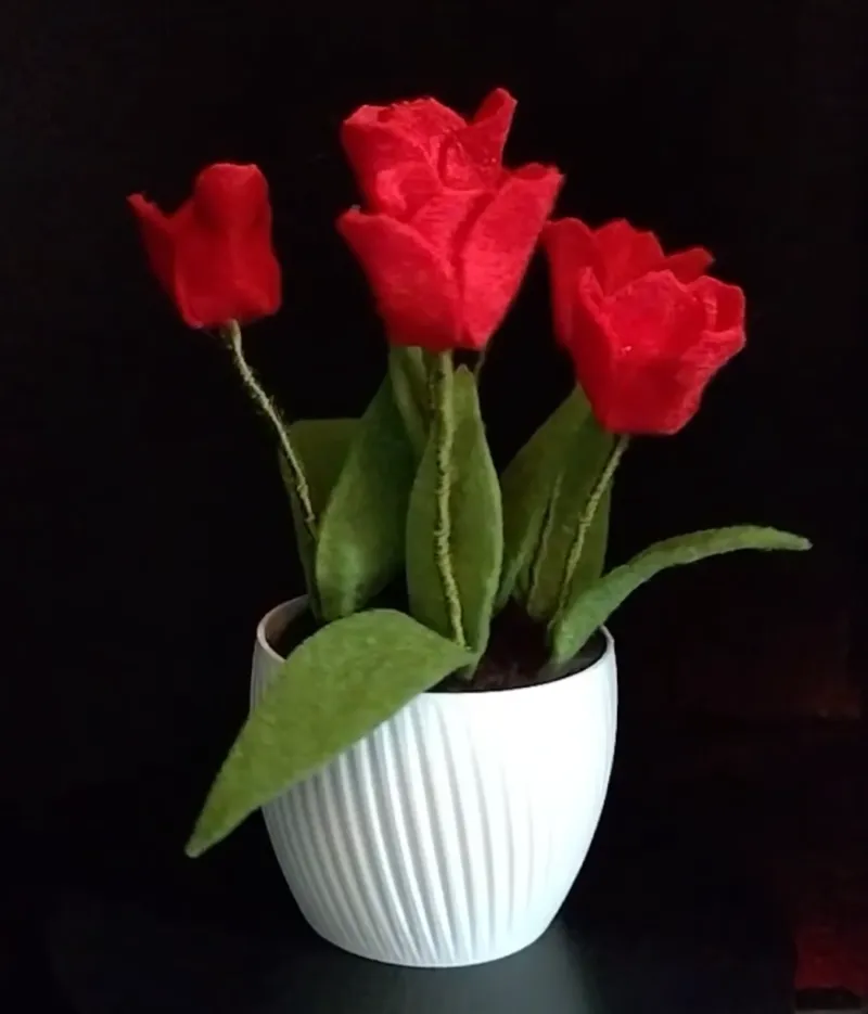 Twisting Flowerpot for styrofoam cupcakes