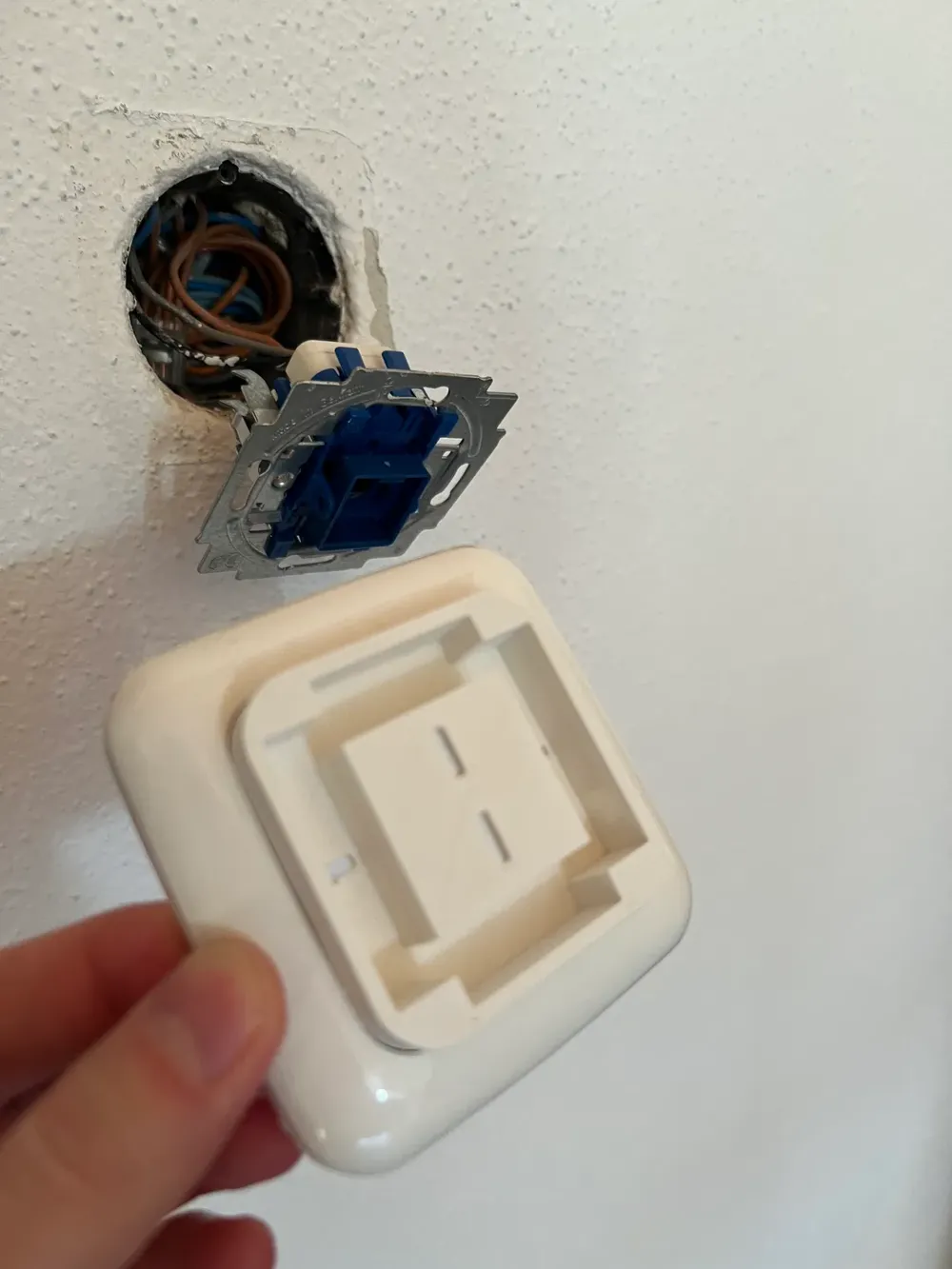 Strybar Adapter for Busch Jäger light switches by fLEEEE MakerWorld