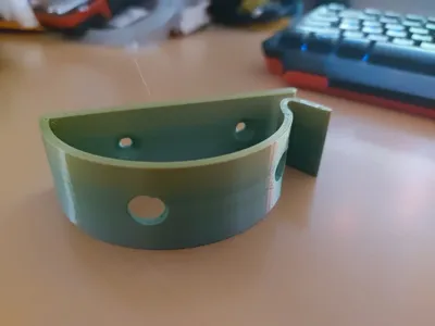 Curtain holder