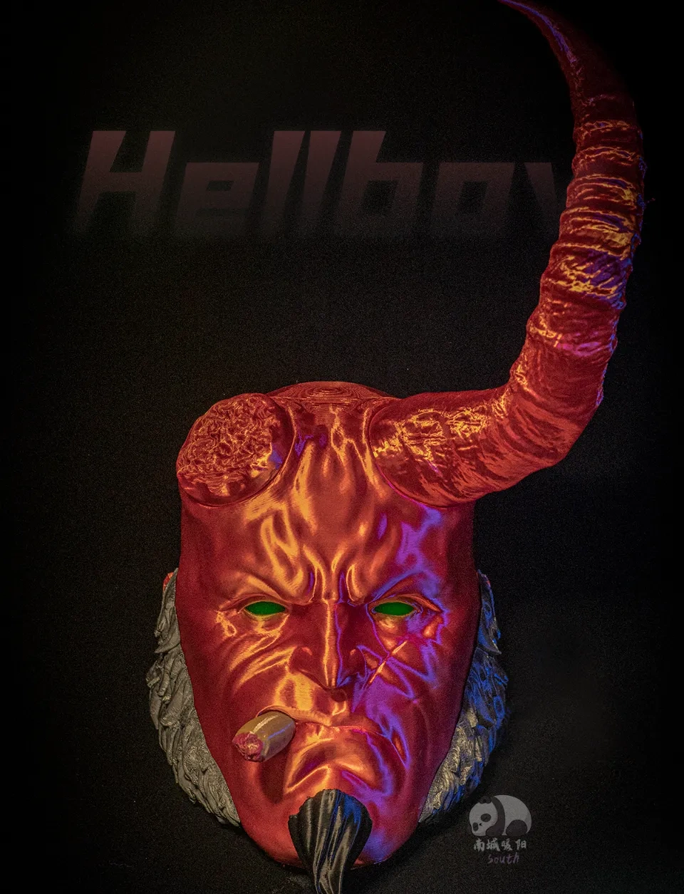地狱男爵-面具Hellboy