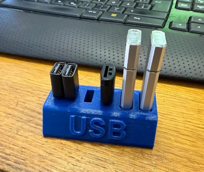USB设备收纳座（支持Typec、USB-A与U盘）