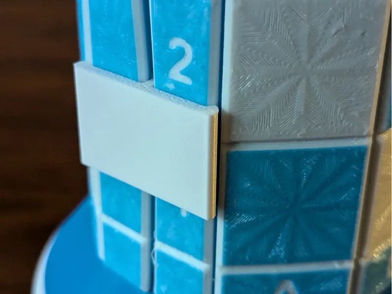 Clip for Foldable Chess Tower Set by Mimi