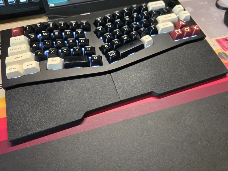 Keychron Q8 Palm rest