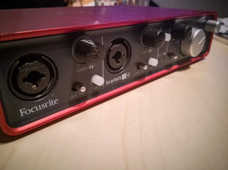 Focusrite Scarlett 2i4 Gain Knob