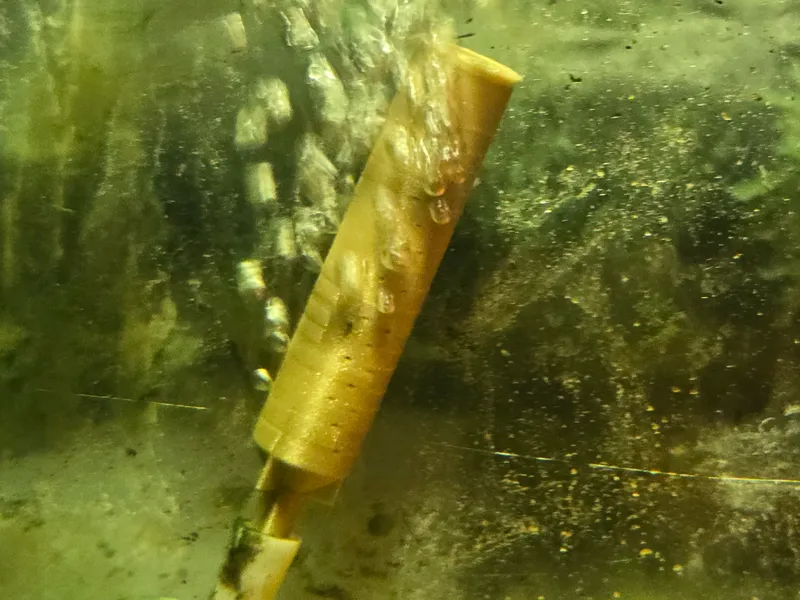 Air bubble maker for aquarium