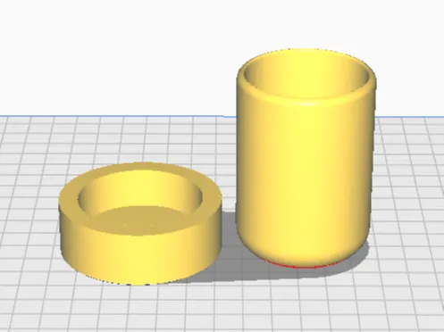 small case/ cup with lid