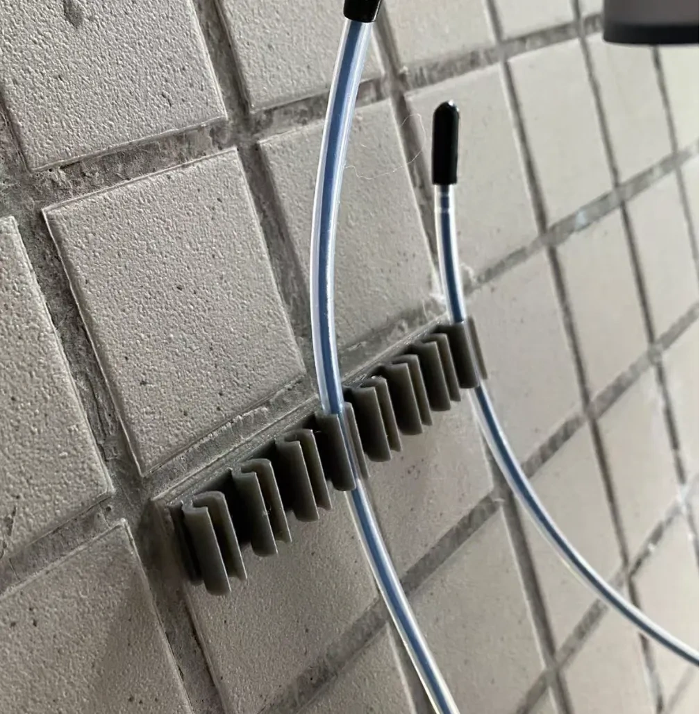 Filament/Teflon tube wall clip by 346888888 - MakerWorld