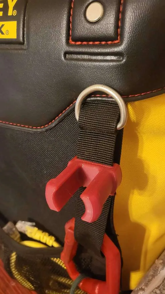 Electrical Tape Belt / MOLLE Holder by CervoAutistico MakerWorld