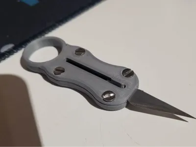Slim Retractable Xacto Blade Keychain