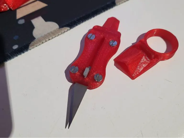 CarabinerBuckles -Retractable Xacto Blade Keychain