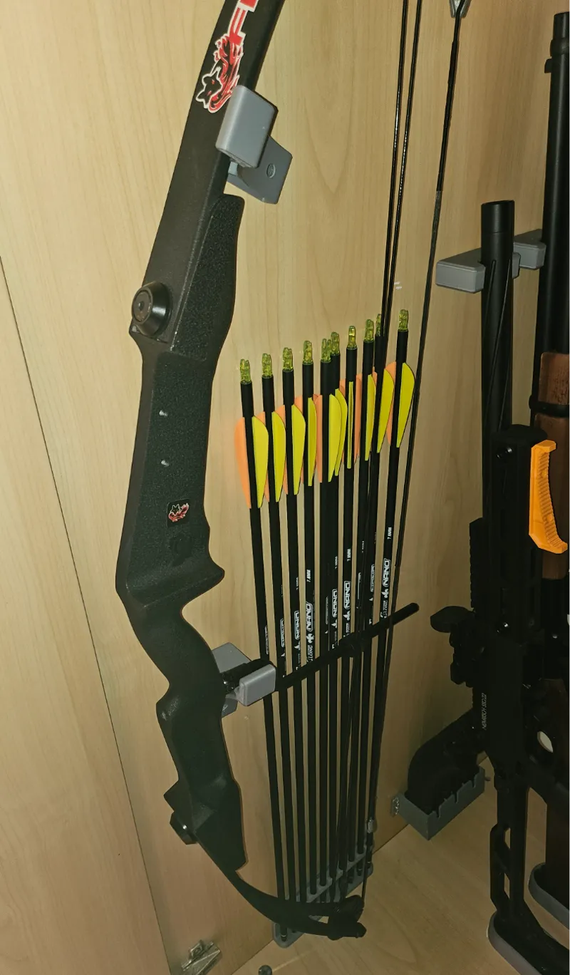 Simple Compound Bow and Arrow Wall Mount