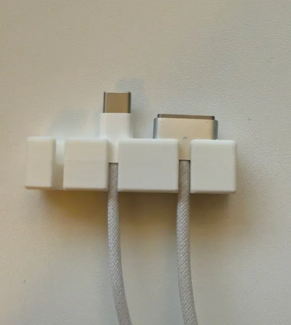 Cable hanger for Macbook charger and Iphone USBC by August Welin
