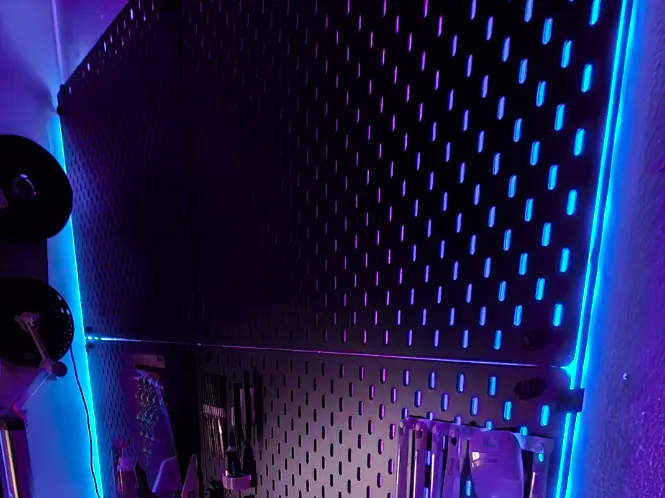 Skadis side mount LED holder