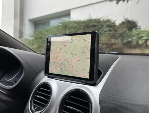 iPad support for car travel