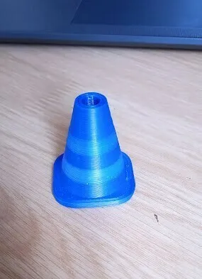 Two-color construction cone